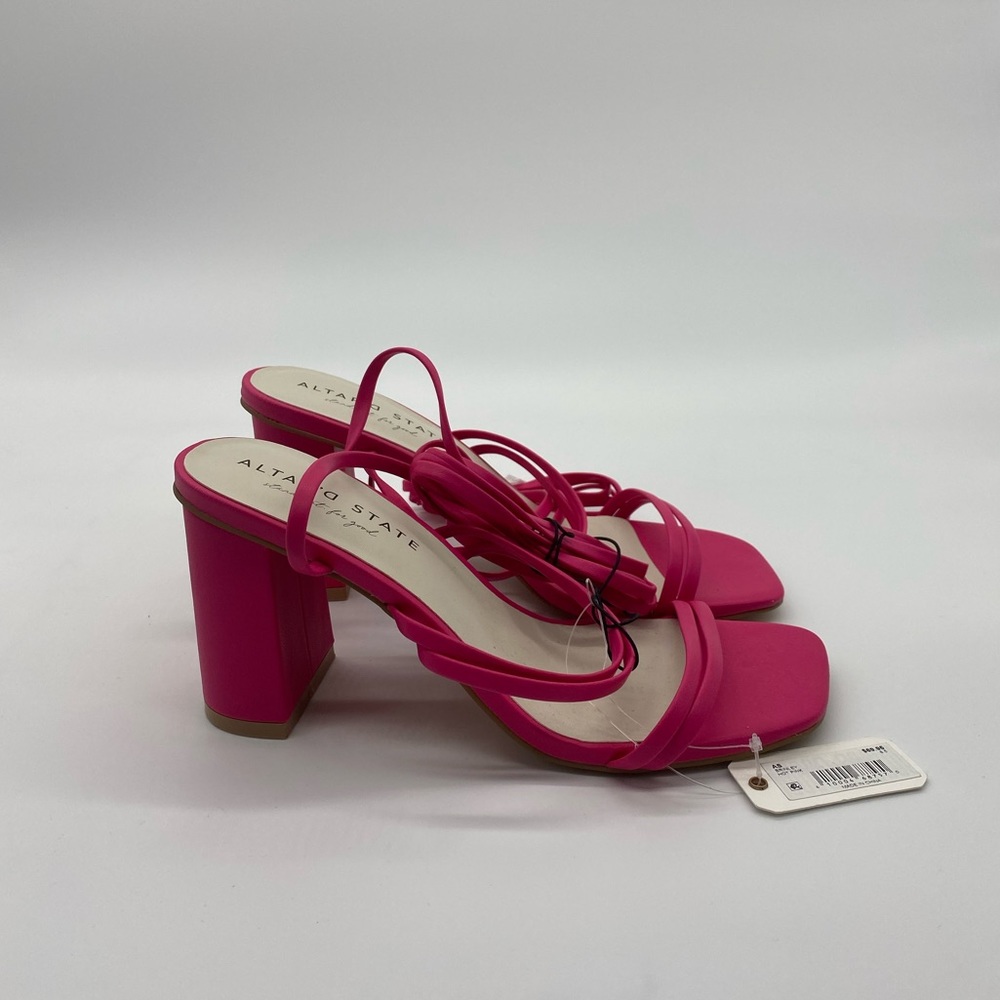 Gorgeous hot pink lace up heels from Altar’d state!